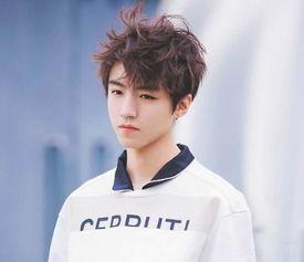 王俊凯吃瓜娱乐视频直播,揭秘娱乐圈幕后故事  第2张