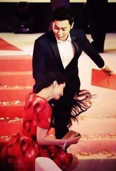 吃瓜两个人娱乐圈,揭秘明星幕后故事  第2张